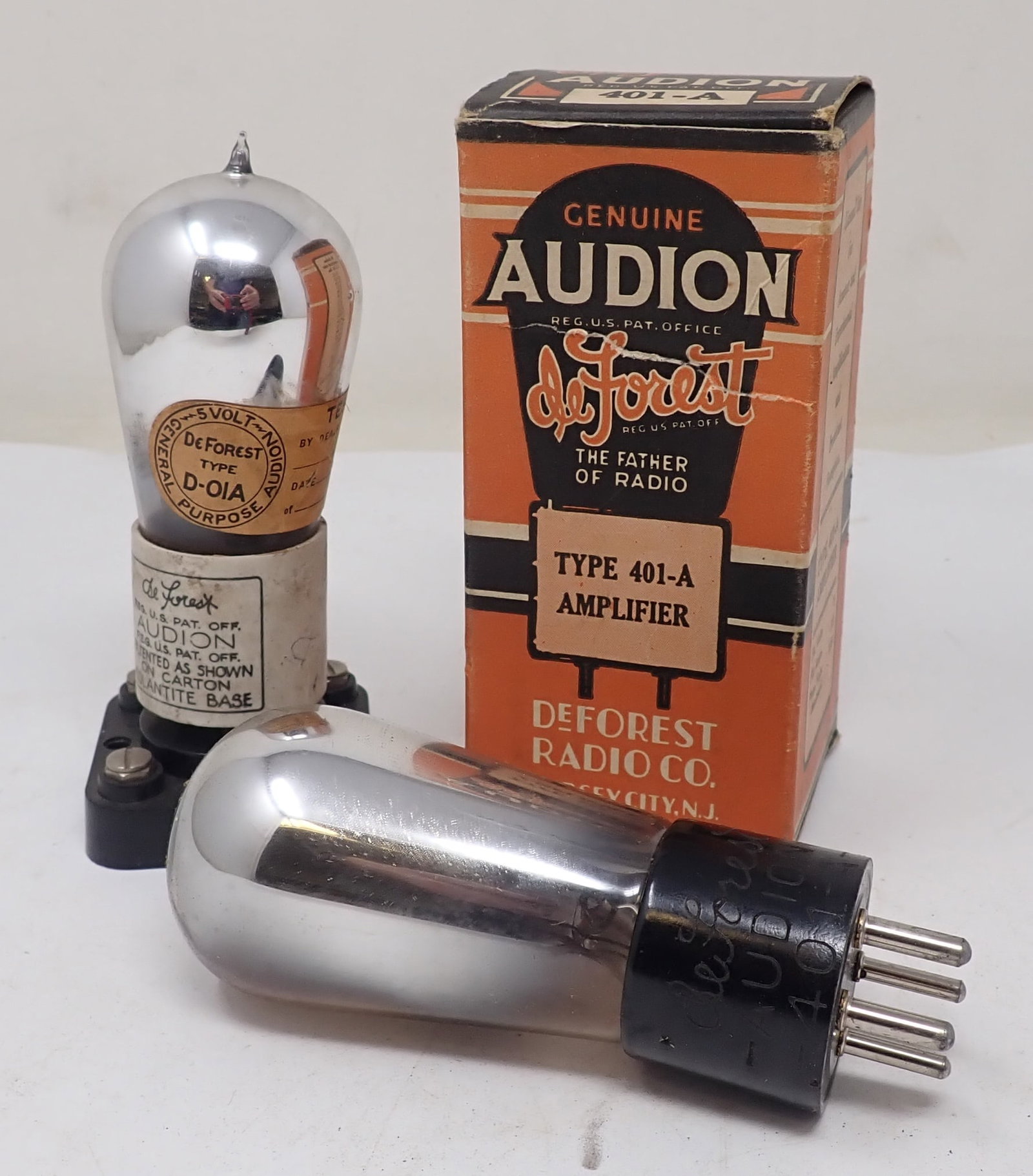 deForest 401-A & D-OIA Vacuum Tubes: Shipping available