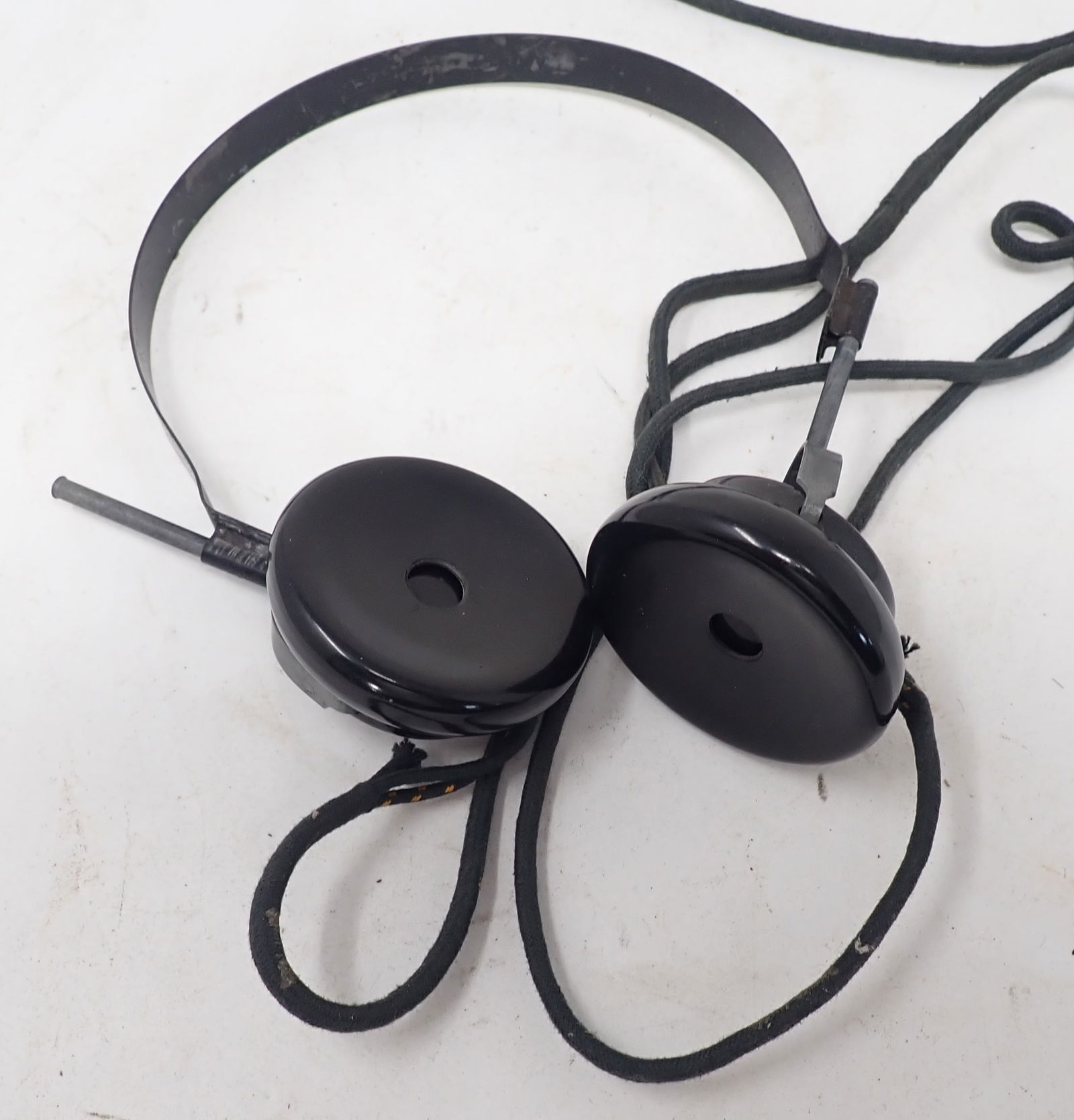 Acme Deluxe Trimm Radio Headphones (1 of 3)