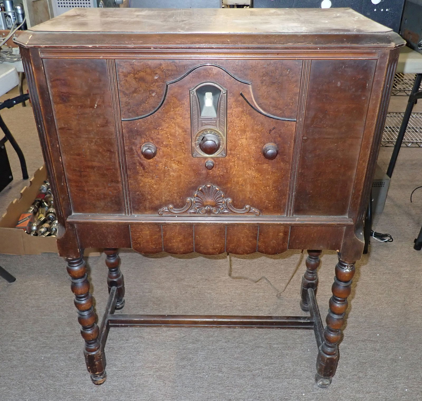 Philco Floor Model Radio (1 of 6)