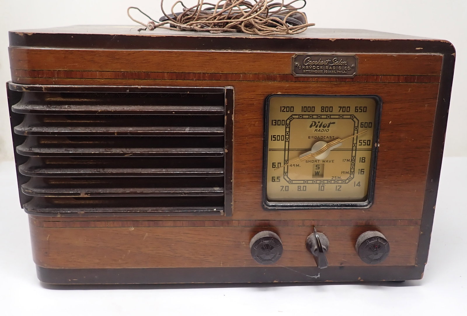 Capehart Salon Pilot. Radio X-1252: Shipping available