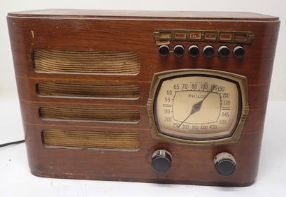 Philco Table Top Radio