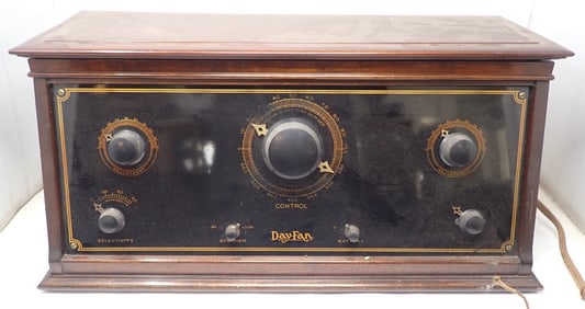 Day-Fan 5 Table Top Radio