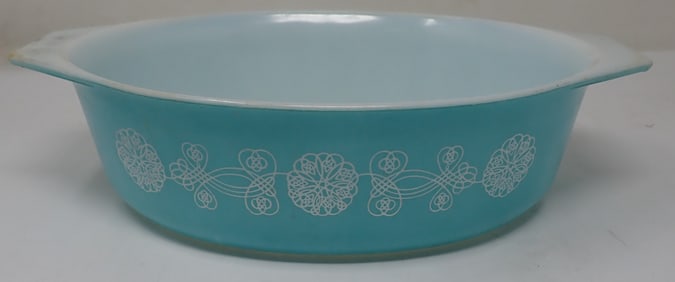 Pyrex 2 1/2 Quart Casserole