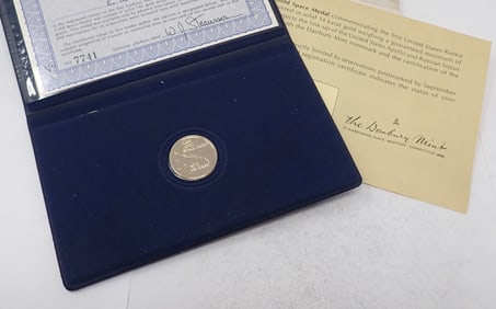 1975 United States & Russia 14k Gold Commemorative Coin