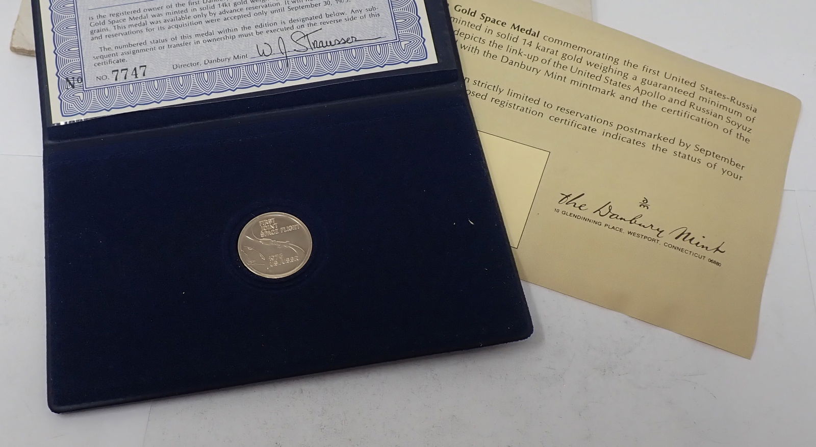 1975 Limited Edition Danbury Mint 14k Gold Medal (1 of 2)