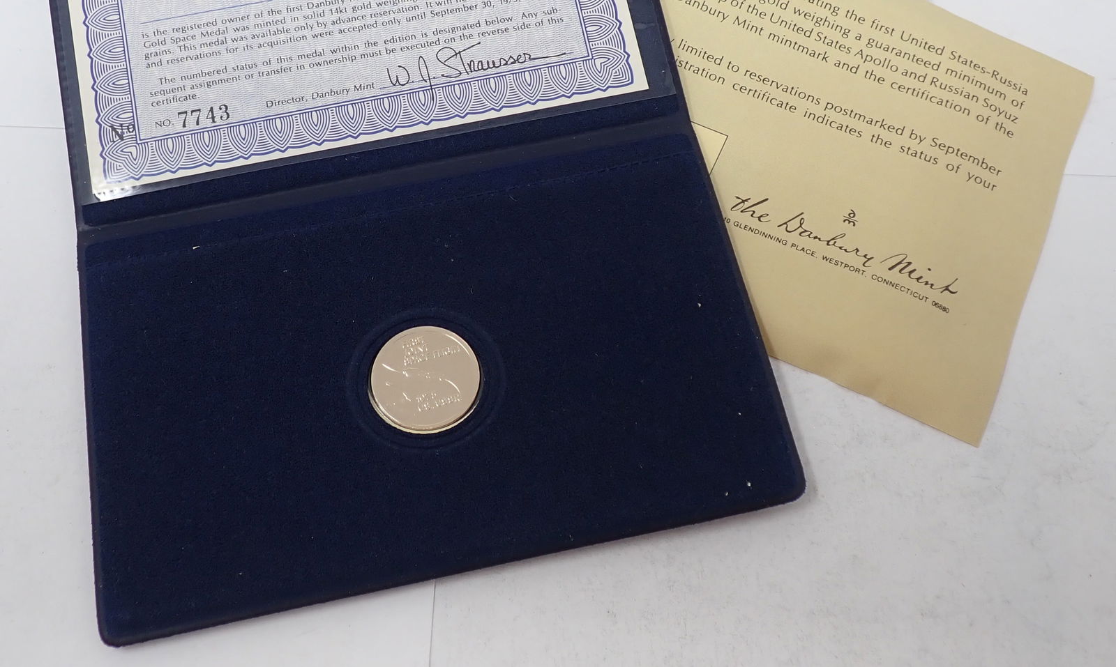 1975 US / USSR 14k Gold Limited Edition Flight Medal (1 of 2)