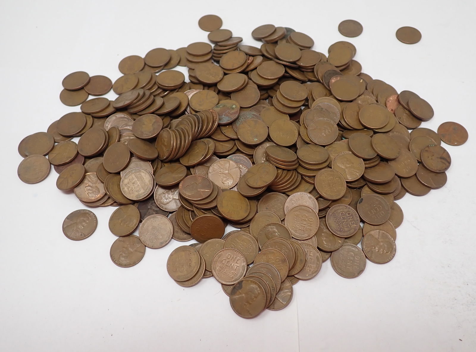 3 Pounds of Wheat Pennies: From an estate and unassorted ! Apprx 3lbs 3oz of Pennies . Shipping available