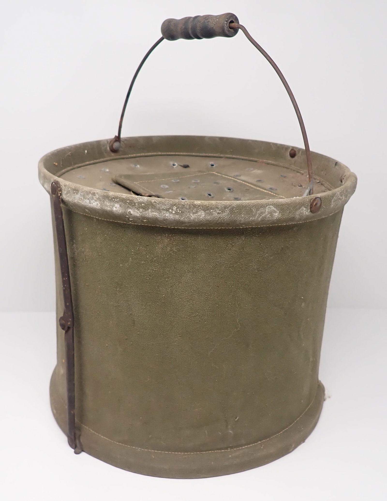 Folding Canvas Bait Bucket (1 of 5)