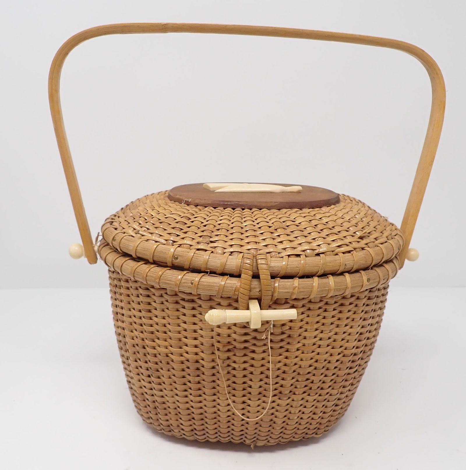 Nantucket Basket w/ Whale: Approx 7" x 8" x 7" tall. Shipping available