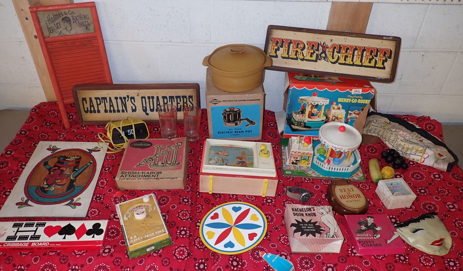 Fisher Price Washboard & Misc Table Contents (1 of 13)