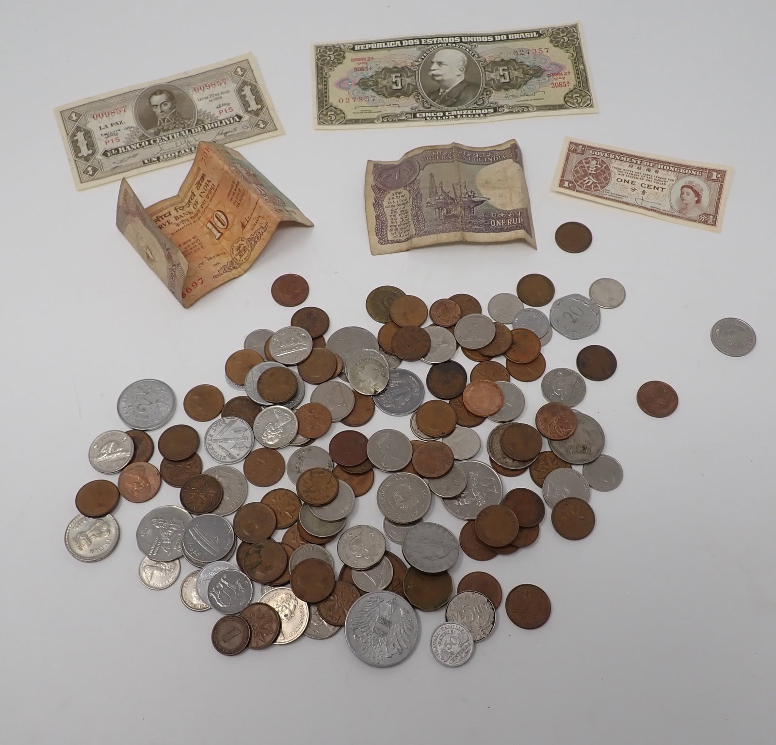 Foreign Coins & Paper Money: Shipping available
