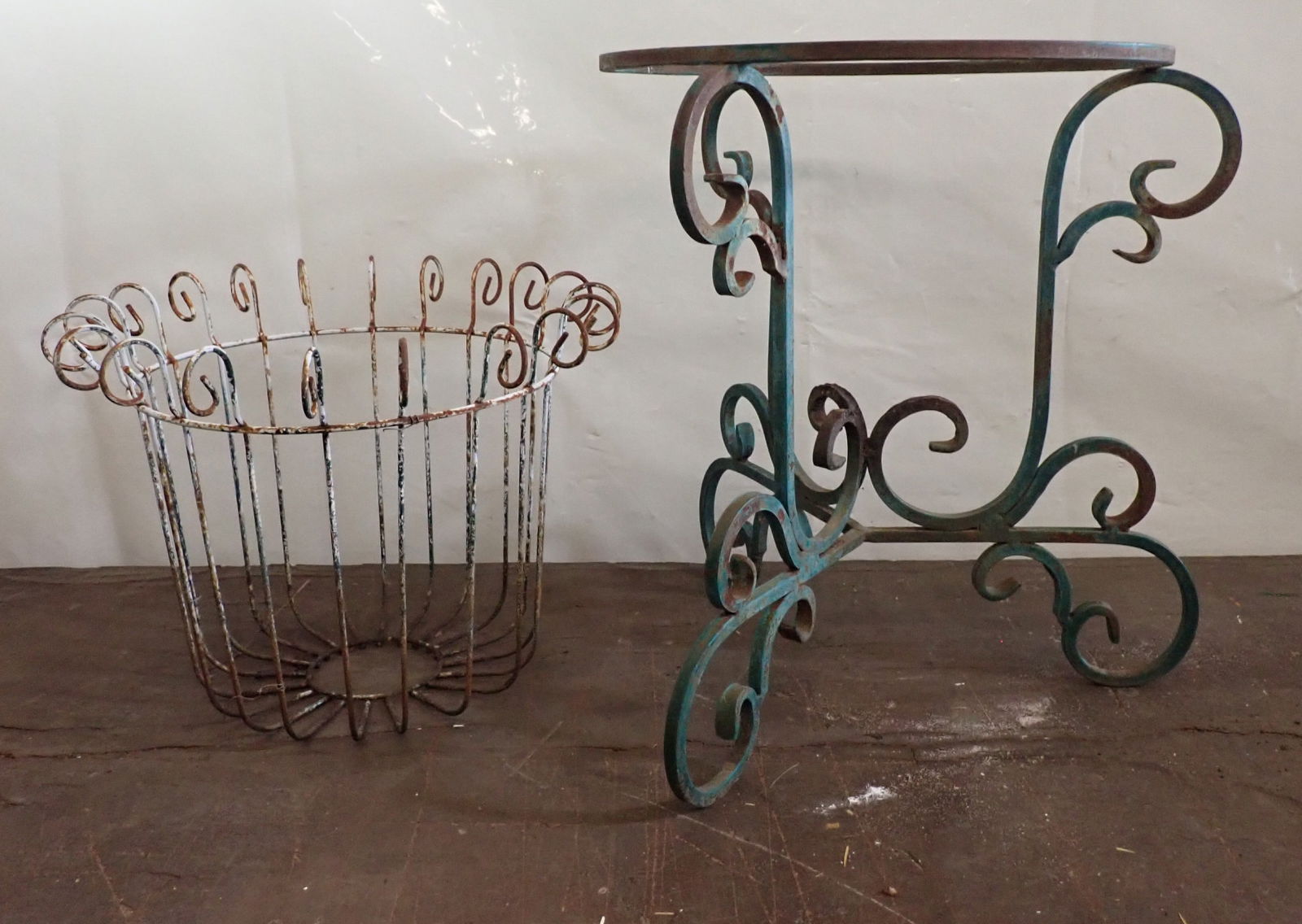 Cast Iron Table Base & Wire Planter (1 of 2)