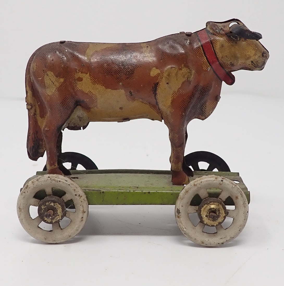 Bull on Platform Tin Litho Penny Toy (1 of 4)