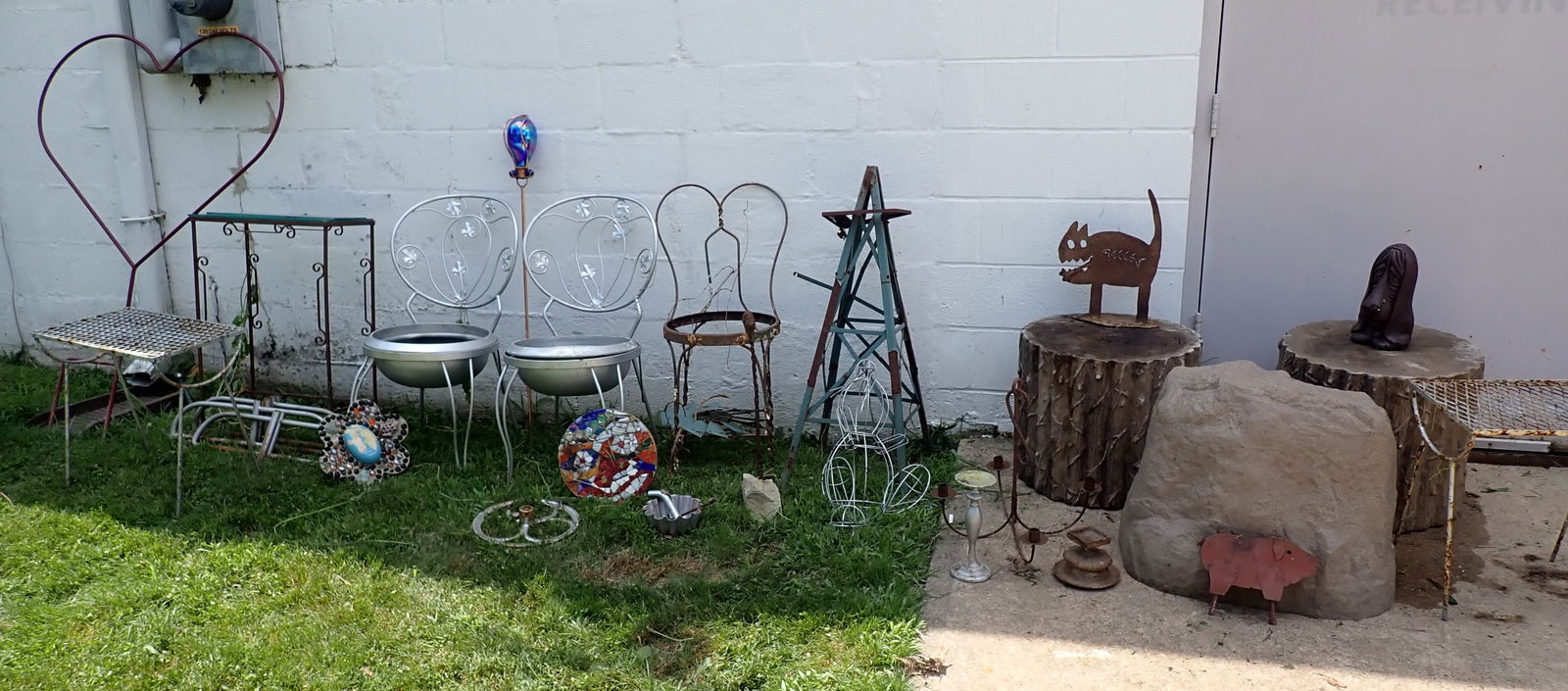 Large Lot of Misc: Rock & Stumps are plastic. Must take all. NO in house shipping