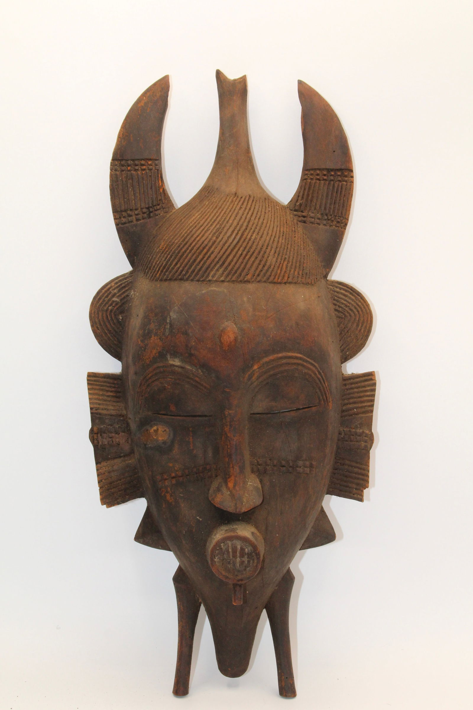 Ivory Coast African Senufo Mask: Approx 7 1/2" x 16". Shipping available