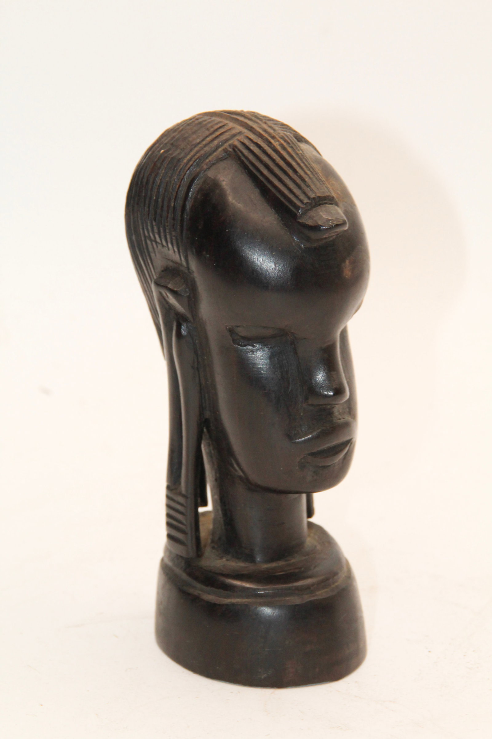 African Wood Carving Besmo Kenya: Approx 5" tall. Shipping available