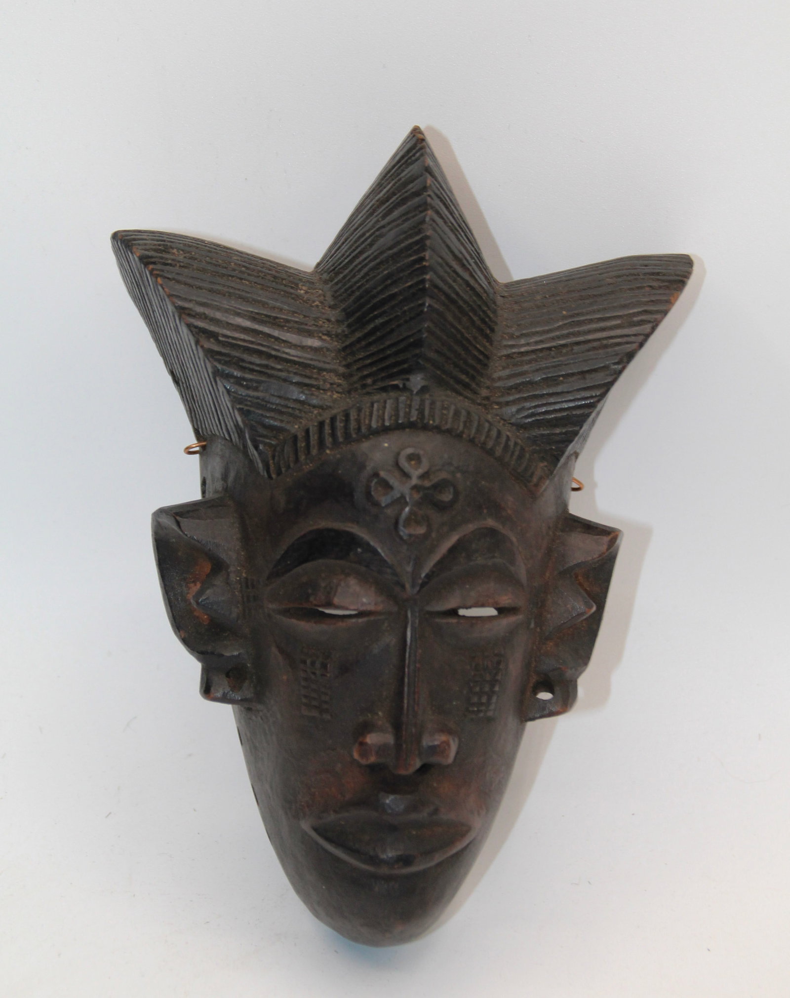 African Mwana Mask: Apprx 5" x 7". Shipping available