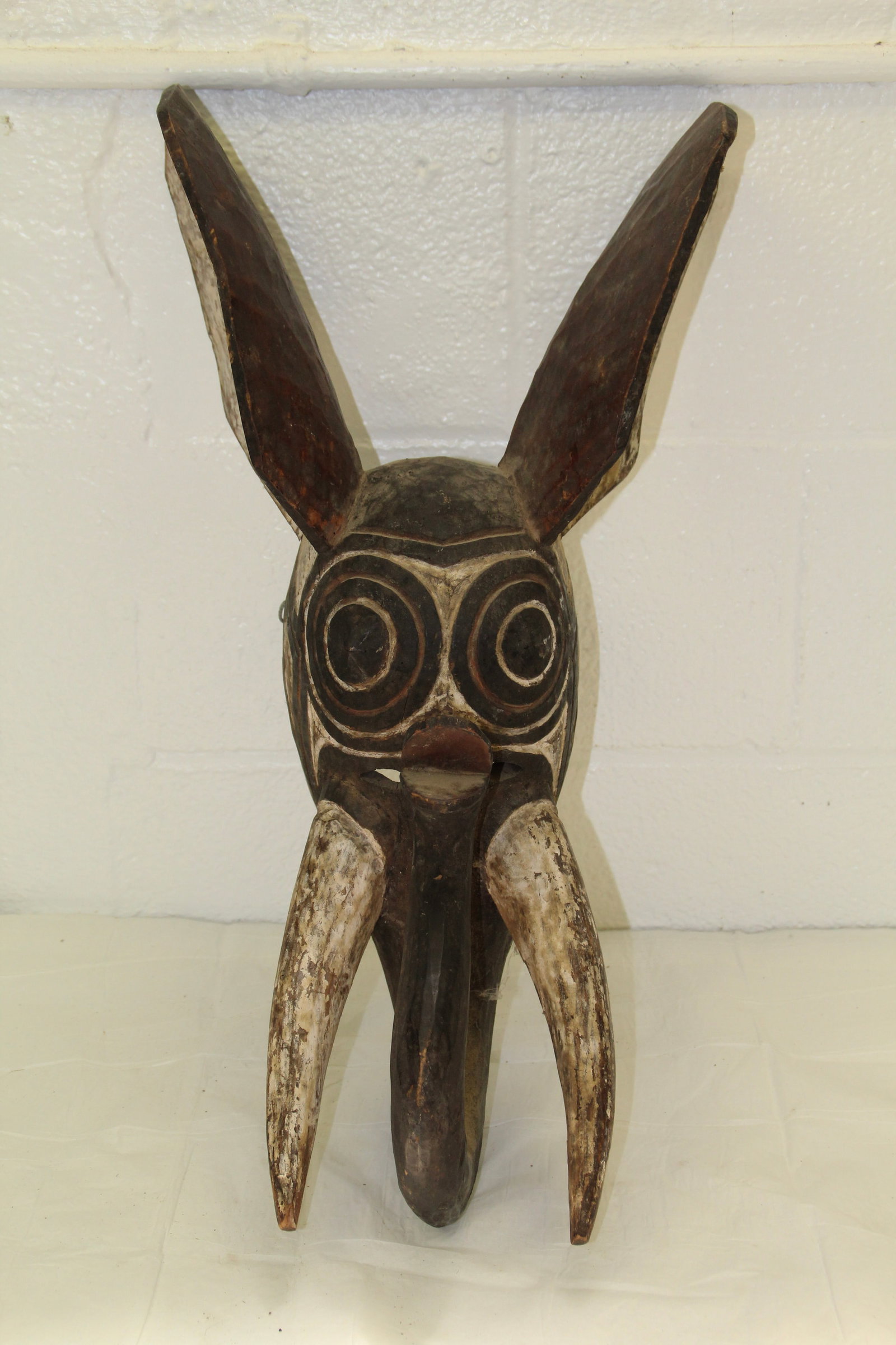 BWA People Elephant Mask: Approx 11 1/2" x 23 1/4". Shipping available thru UPS Store 5528. Email store5528@theupsstore.com to get a quote BEFORE bidding ! There are no refunds because of shipping prices