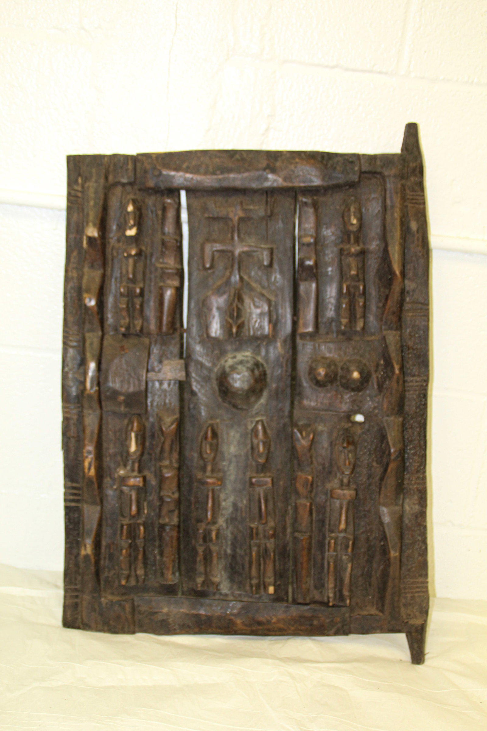 Dogon Door West Africa: Approx 19" x 24 3/4". Shipping available thru UPS Store 5528. Email store5528@theupsstore.com to get a quote BEFORE bidding ! There are no refunds because of shipping prices