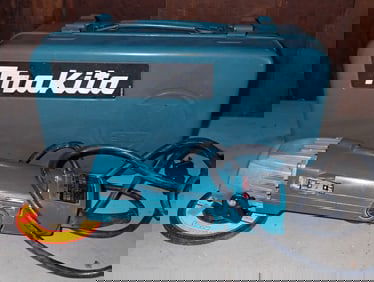 Makita Disc Grinder 9501B