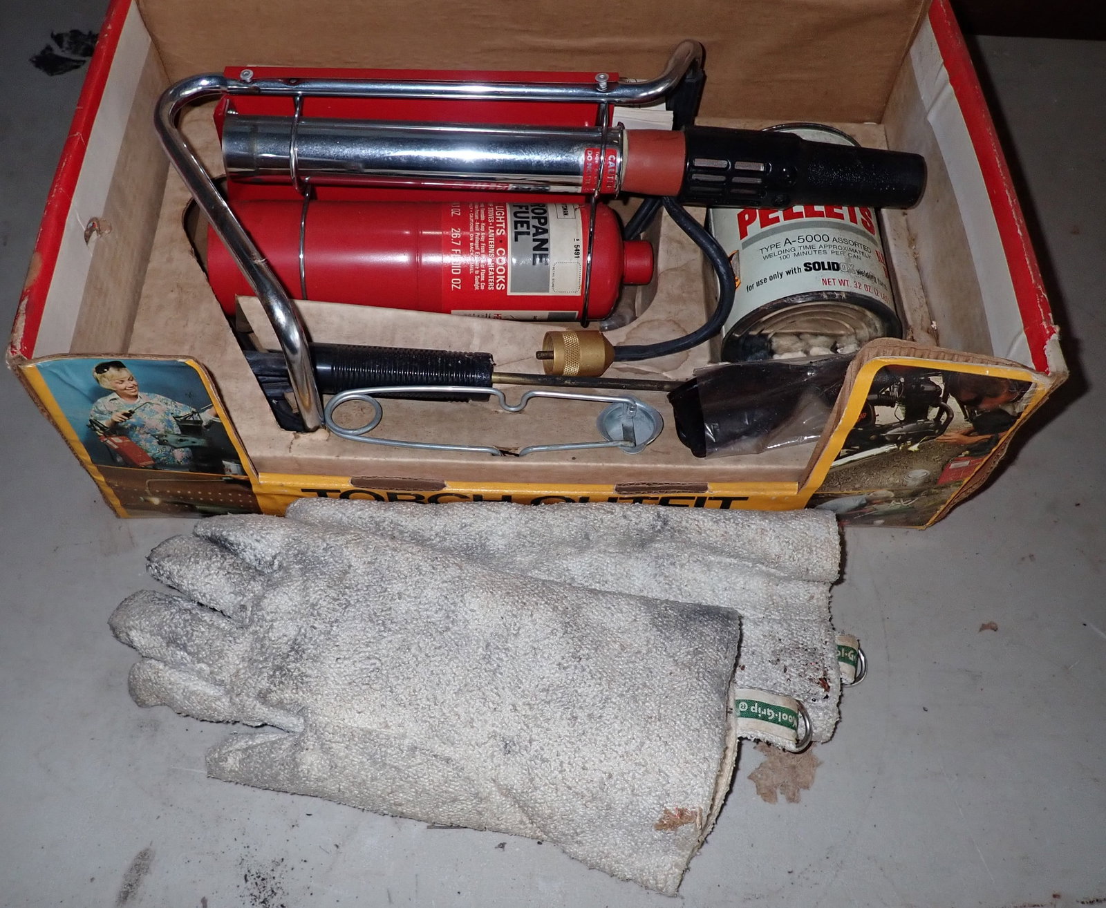 Sears Solid Oxygen Torch Outfit: We do not guarantee it is complete. No in house shipping