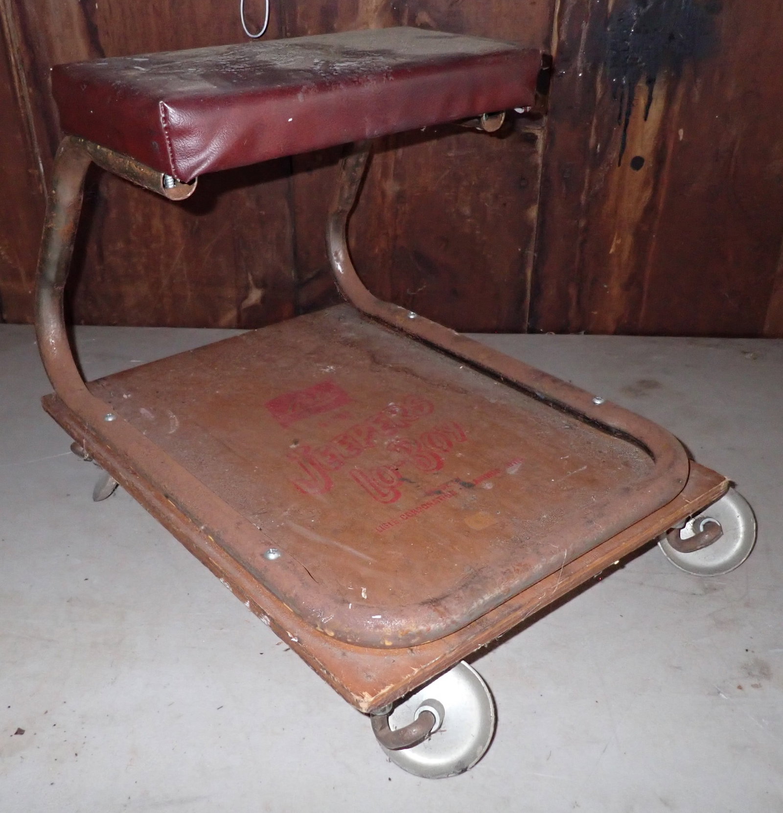 Vintage Lisle Jeepers Lo-Boy: Shop Stool - Apprx 14" x 18 1/2" x 15" tall. No in house shipping !
