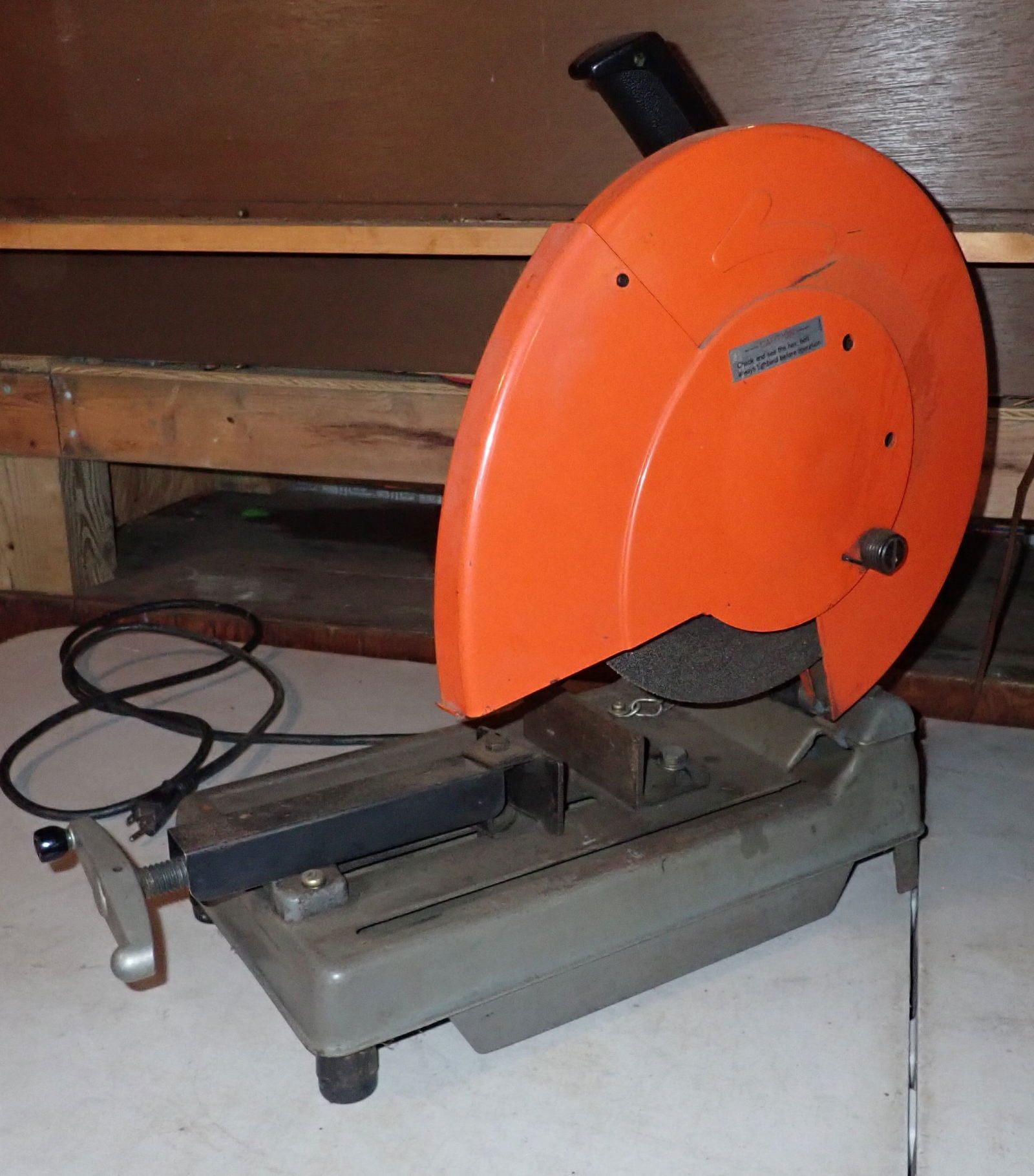 Makita Portable Cutoff Saw (1 of 3)