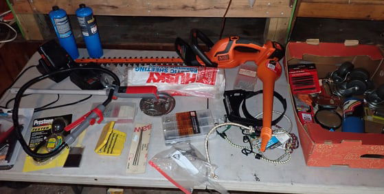 Black & Deckr Hedge Trimmers , Casters , & Misc