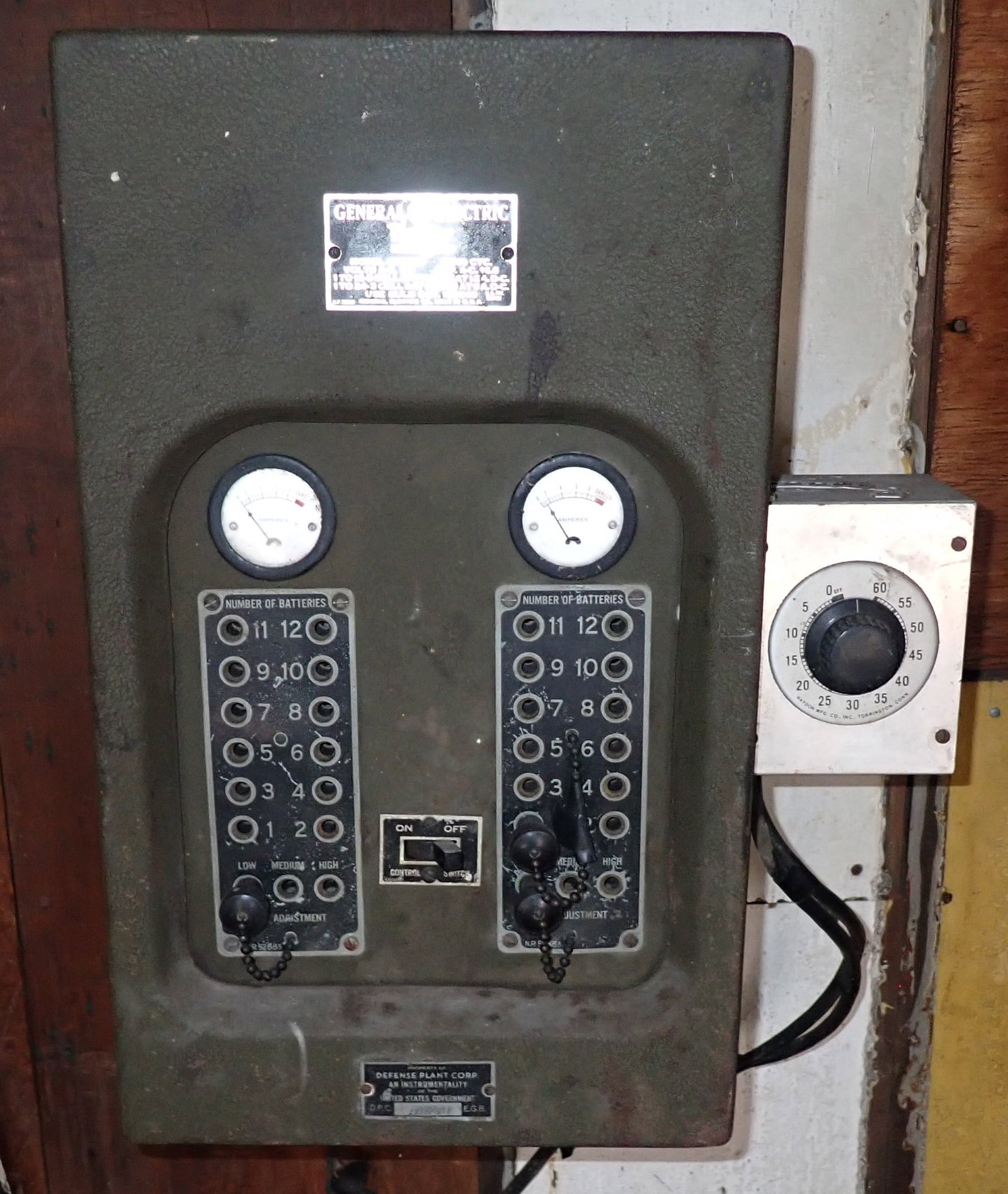 General Electric Tungar Battery Charger Defense Plant Corp: Model 6RB6B5 . Bring phillips head screwdriver to remove from wall. NO in house shipping !