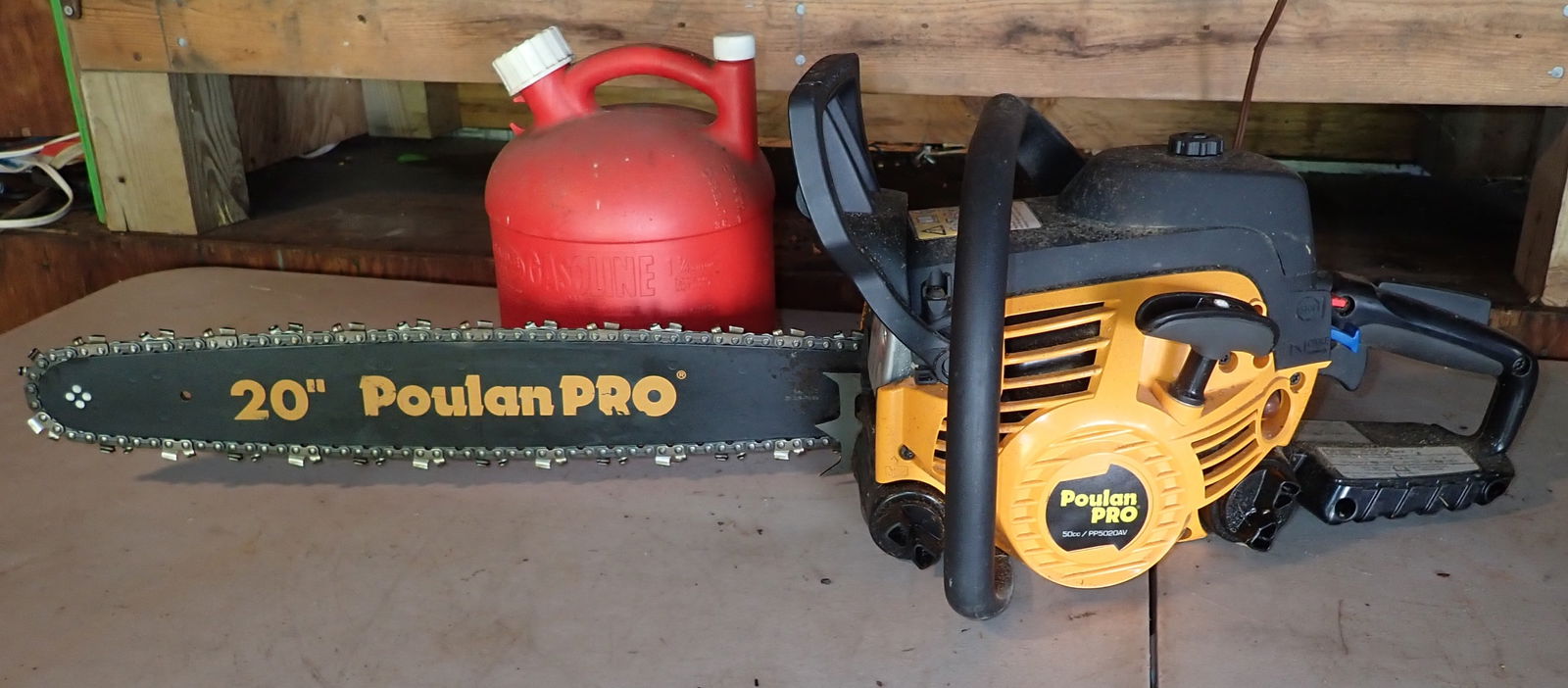 Poulan Pro Chainsaw (1 of 2)