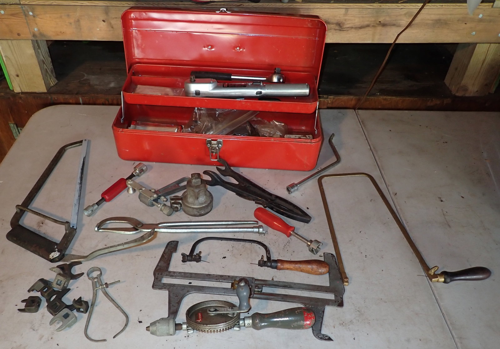 Tools & Box: Box is apprx 7" x 19" x 6" tall. No in house shipping
