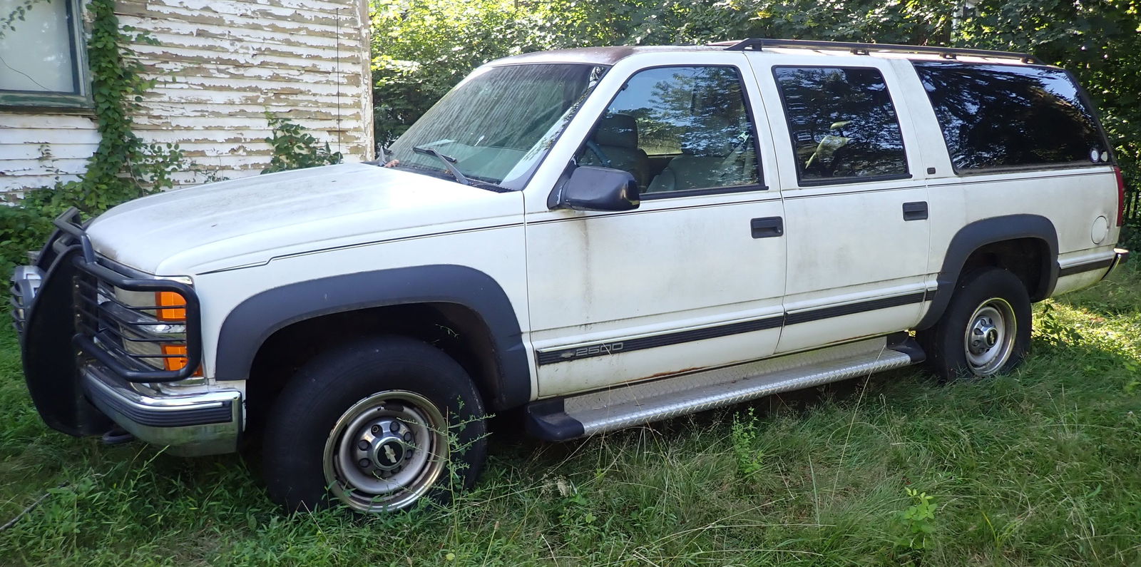 1999 Chevrolet 2500 Suburban 4wd (1 of 16)