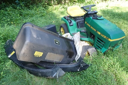 John Deere STX38 Riding Mower
