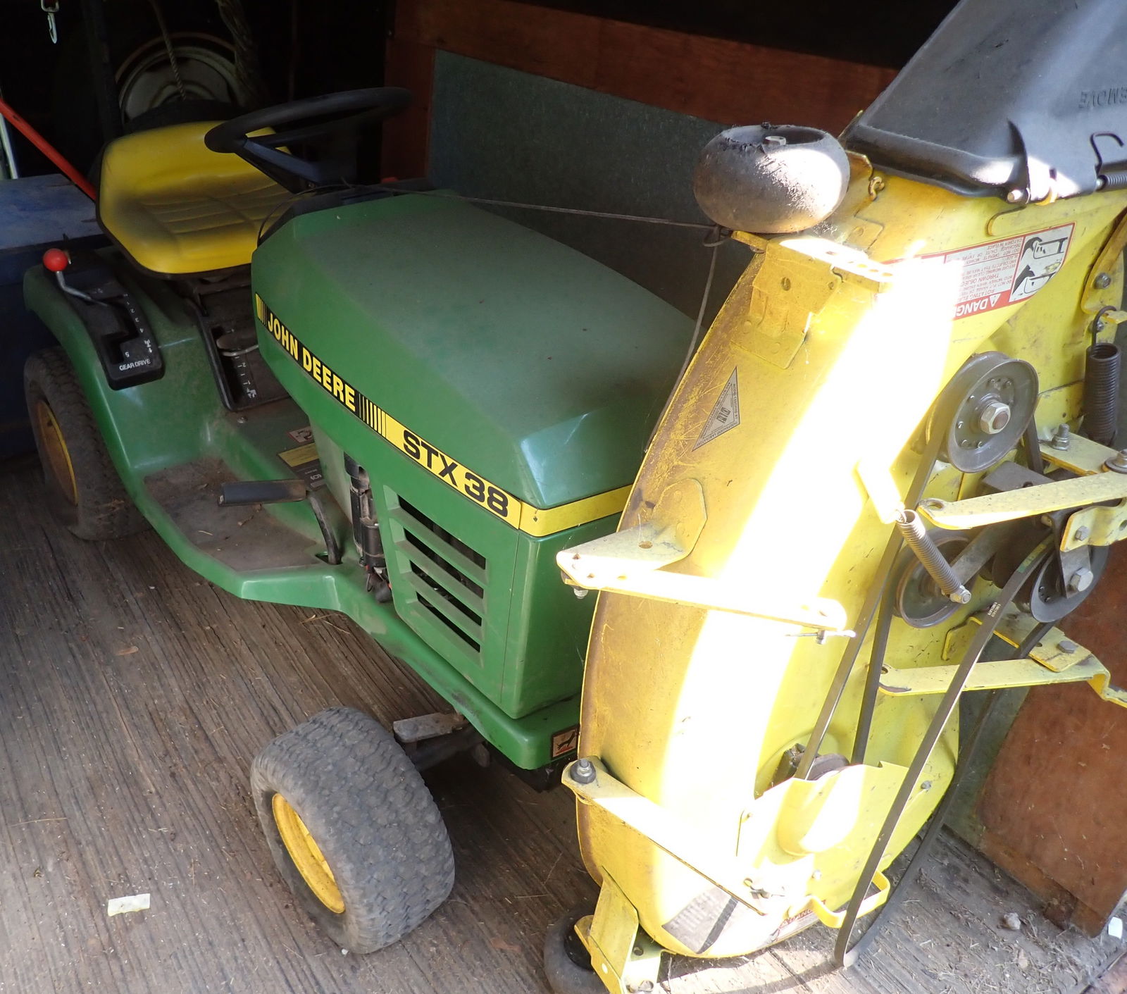 John Deere STX38 Riding Mower (1 of 7)