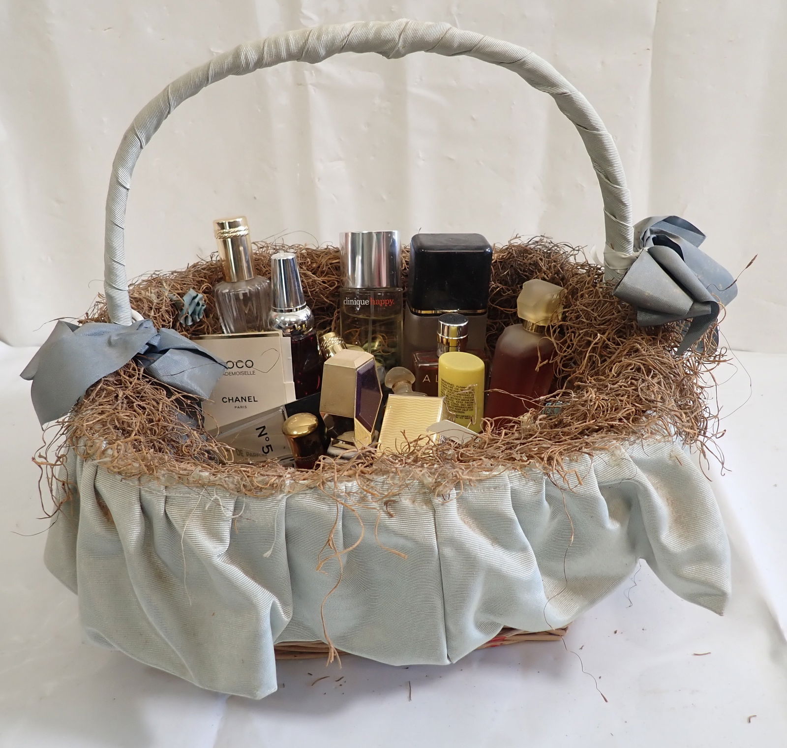 Basket of Perfumes: Chanel bottle is empty. NO international shipping !