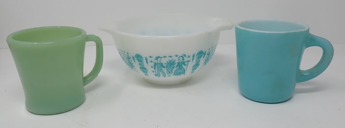 Pyrex Cinderella Bowl Fire King & Anchor Hocking Cups
