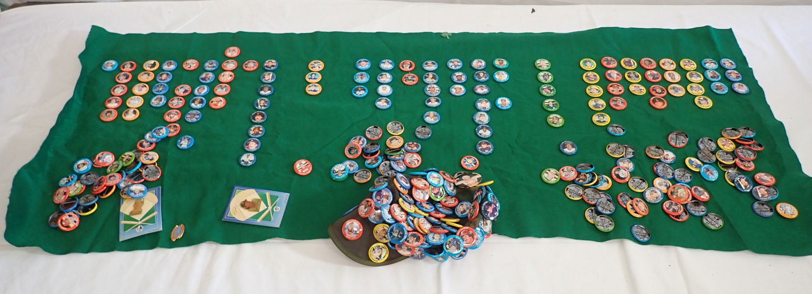 Baseball Pinbacks incl Hulk Hogan Wrestling (1 of 14)