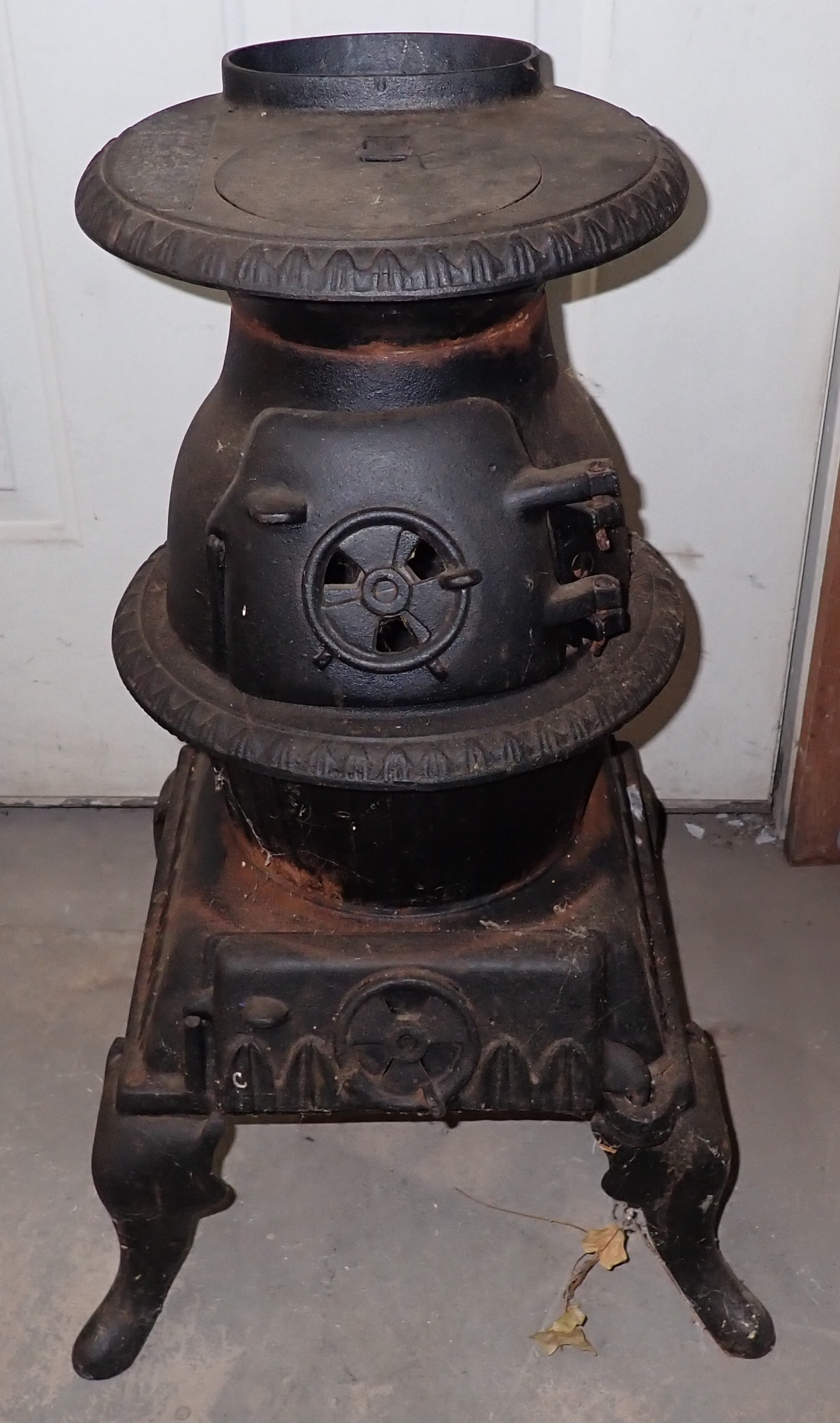 Pot Belly Stove (1 of 2)