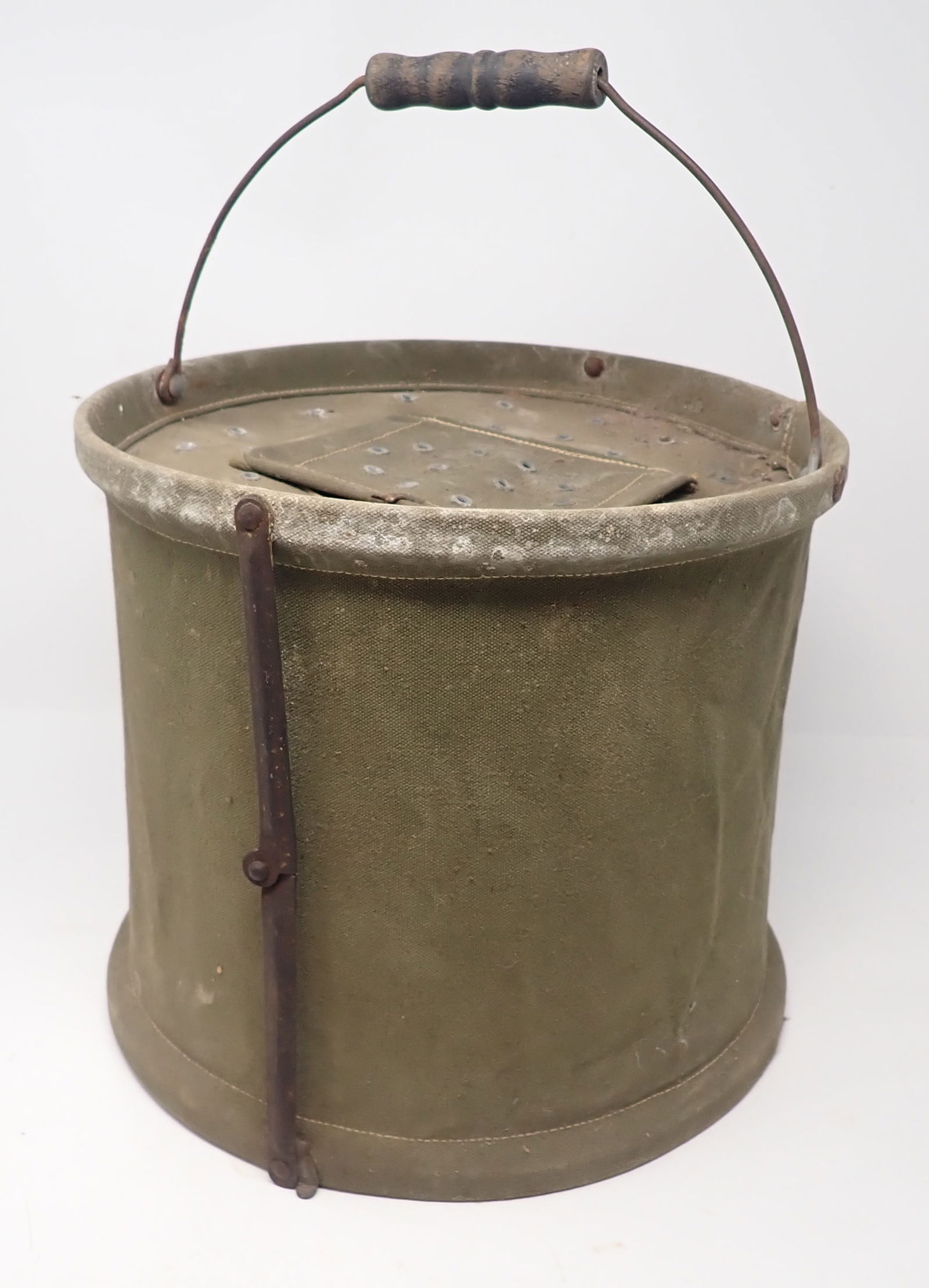 Folding Canvas Bait Bucket (1 of 5)