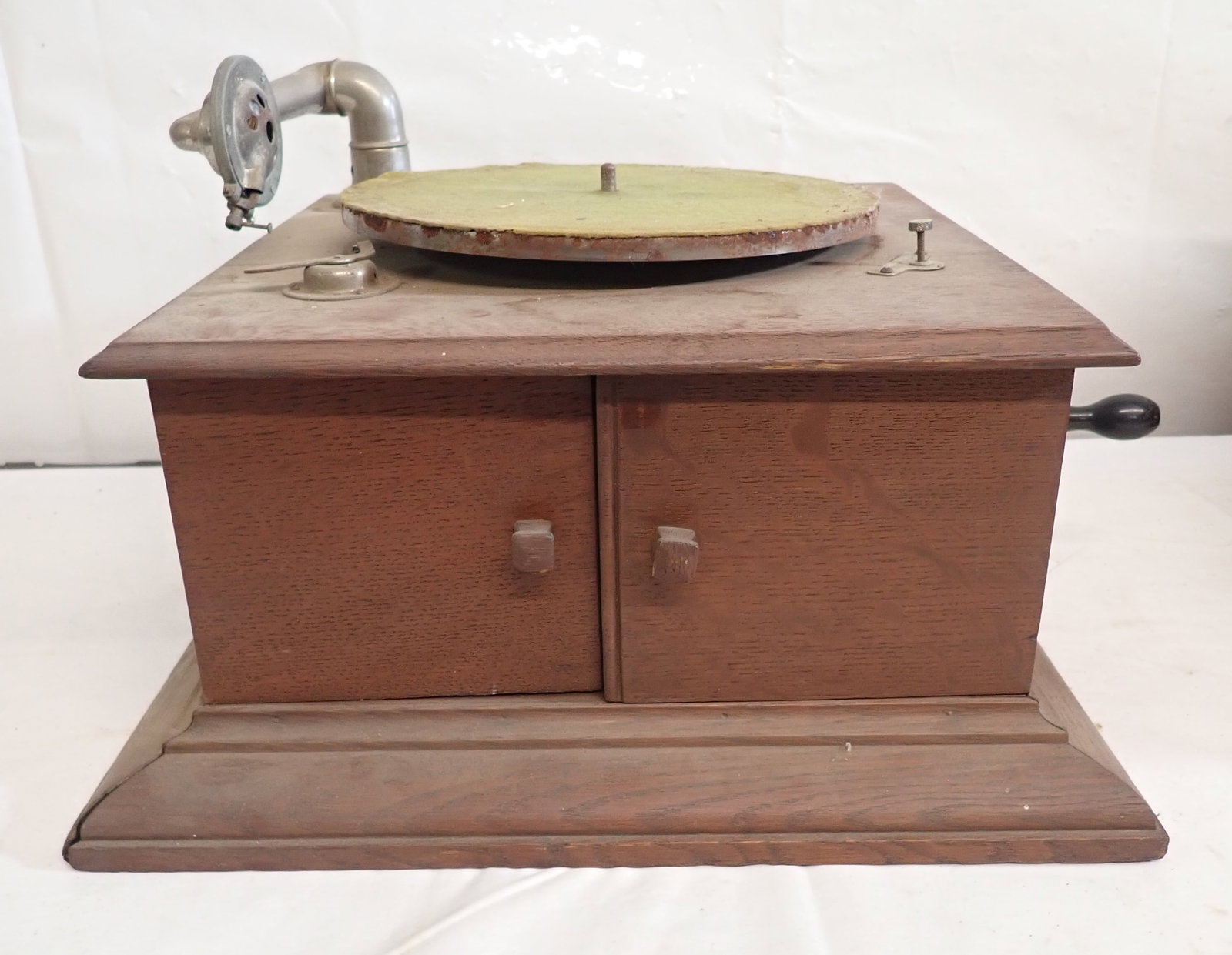 Phonograph: Apprx 17" x 16 1/2" x 10 3/4" tall. Shipping available thru UPS Store 5528. Call (908)213-6838 and select option 5 to get a quote BEFORE bidding !