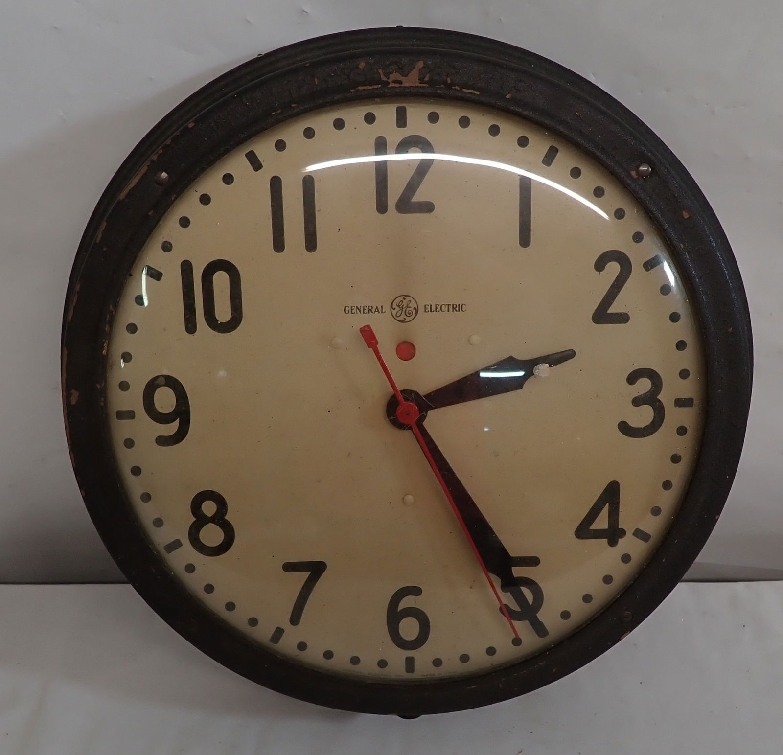 General Electric Wall Clock (1 of 3)