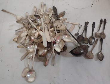 Silverplate incl Souvenir Spoons