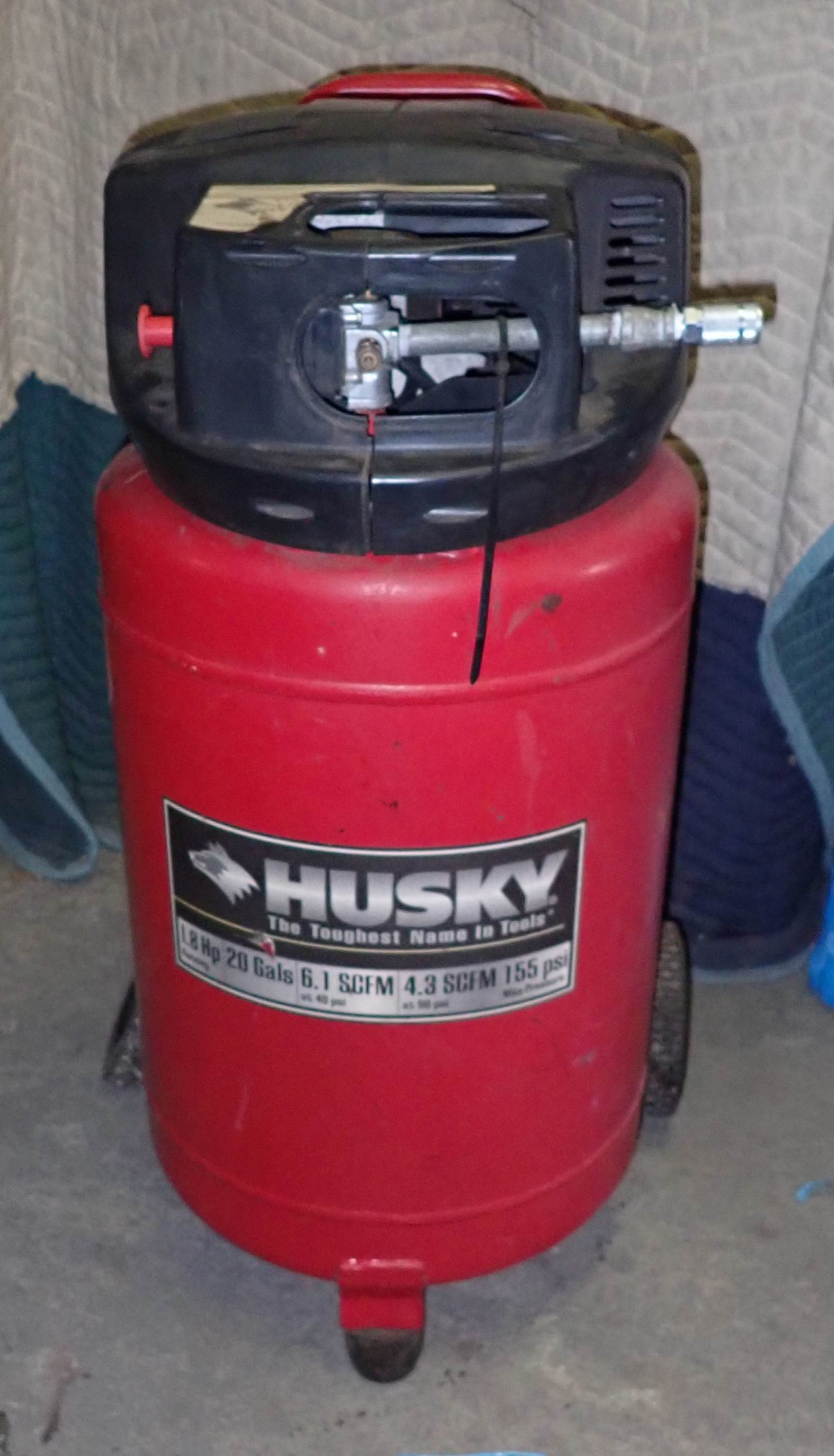 Husky Air 20 Gallon Compressor (1 of 4)