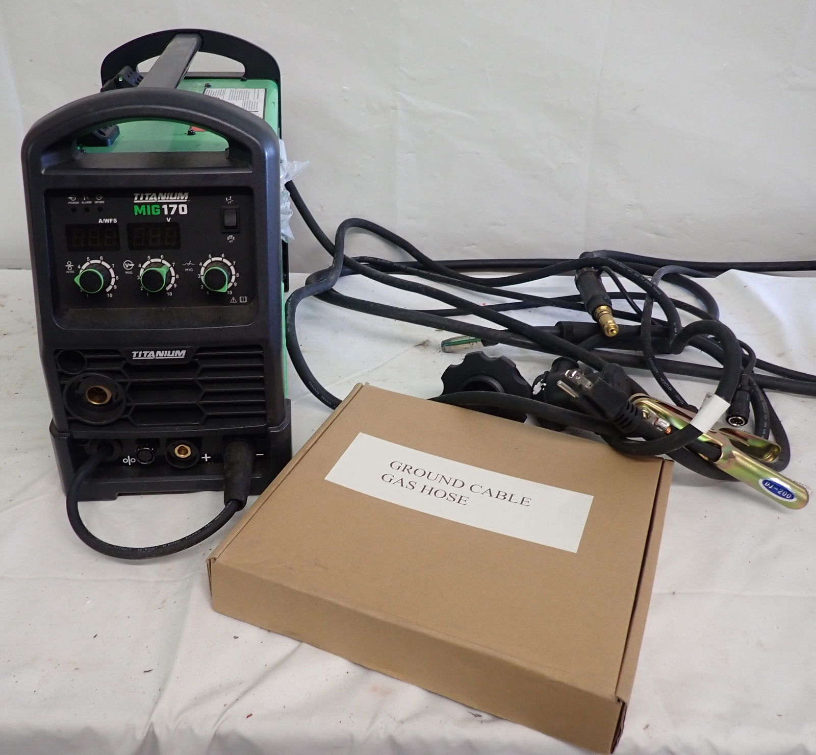 Titanium MIG170 Wire Feed Welder (1 of 7)