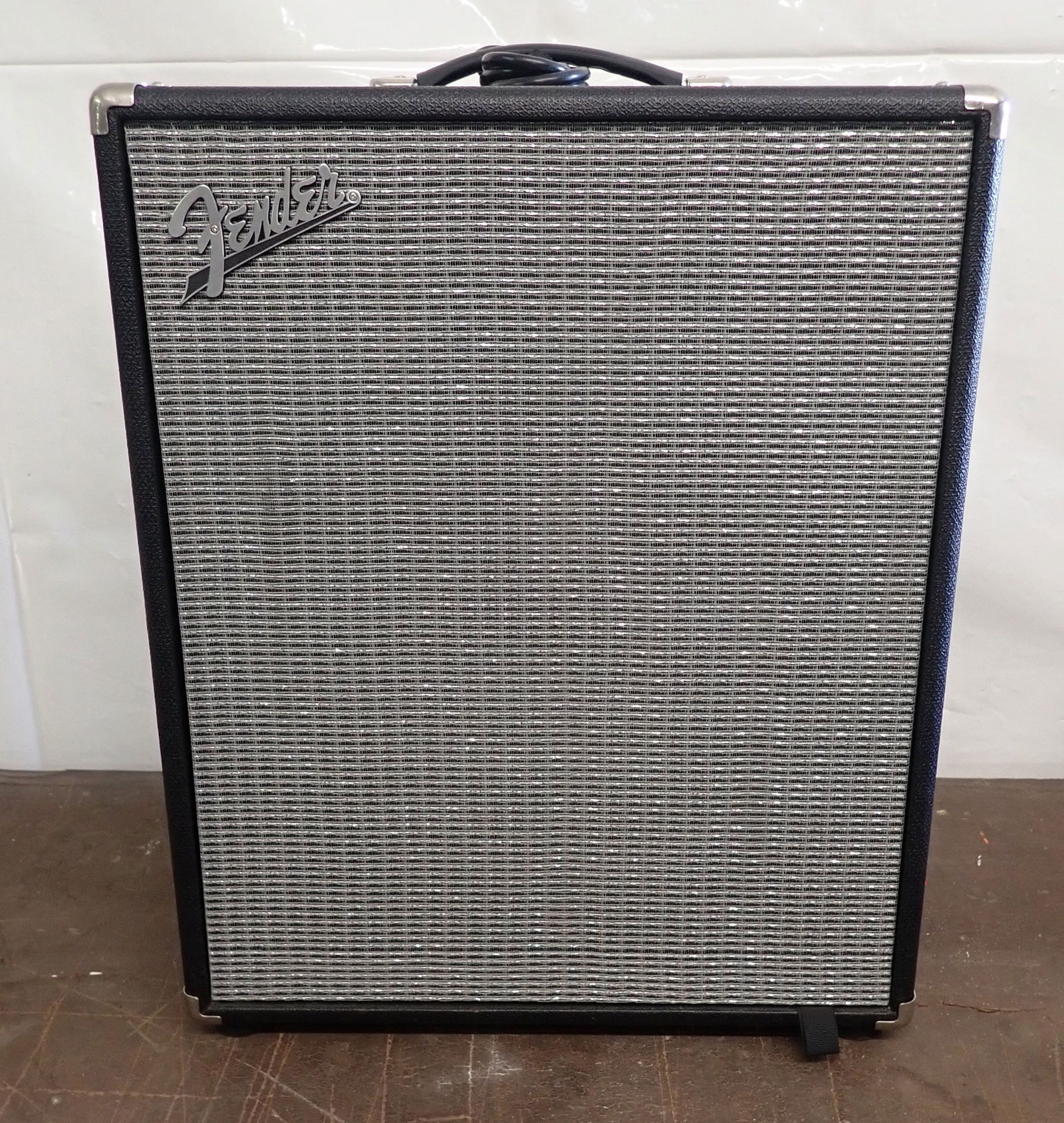 Fender Rumble 200 Bass Combo Amp (1 of 6)