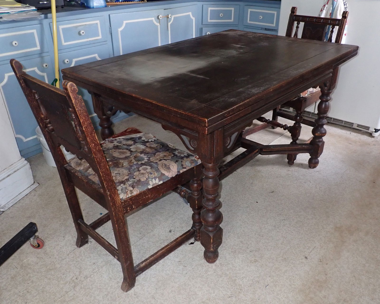 Extension Table with Turned Legs & 2 Chairs