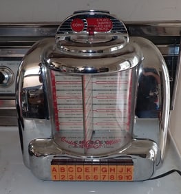 Crosley CR-9 Limited Edition Jukebox Style Radio