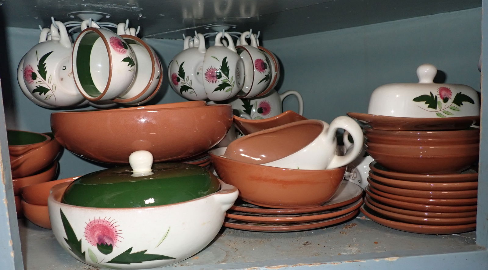 Stangl Dinnerware: Apprx 70 pieces. Pick up at 9:30am. No in house shipping !