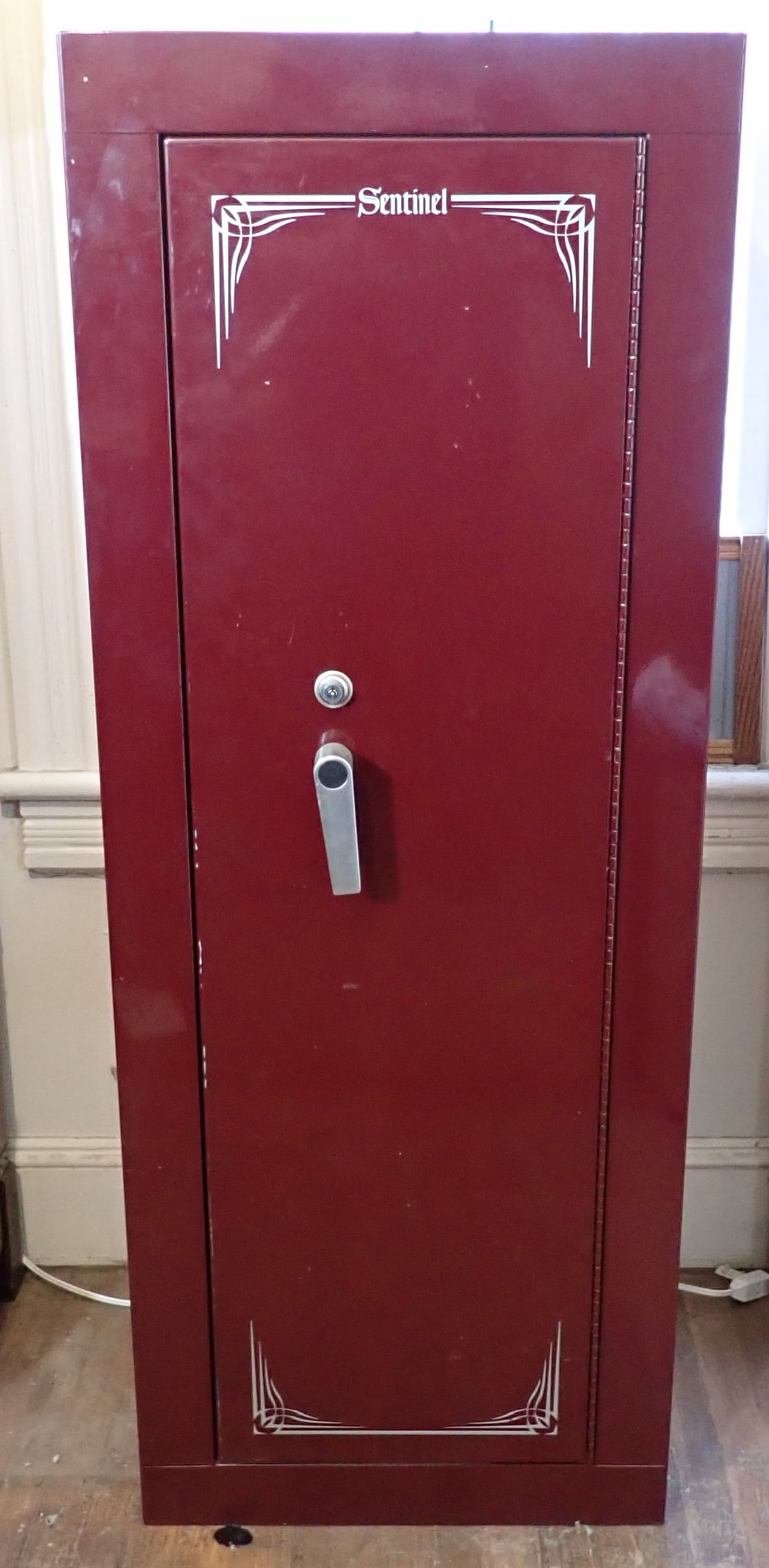 Sentinal Gun Safe: Apprx 21" wide, 18" deep, 55 1/4" tall. No in house shipping ! Comes with key. No in house shipping ! Bring help to remove. Needs to be carried down 4 steps . This is not too heavy at all.