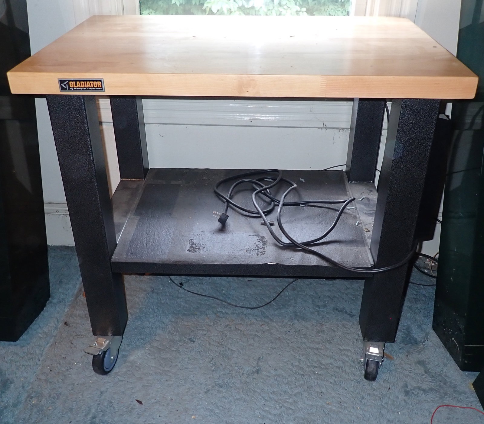 Gladiator Rolling Workbench (1 of 2)